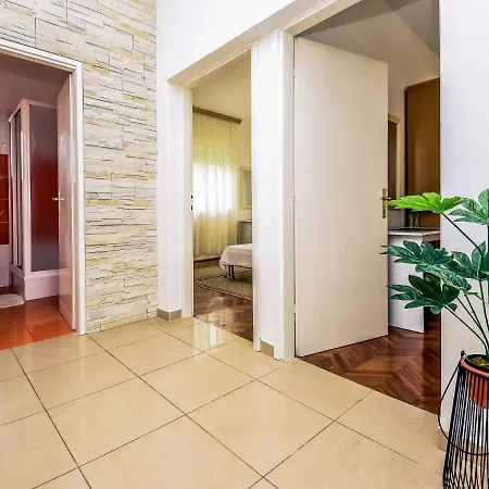 Hébergement de vacances Ankica By Interhome Pašman